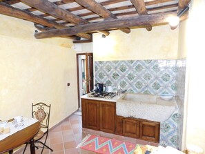 冰箱、微波炉、炉灶、茶具/咖啡用具