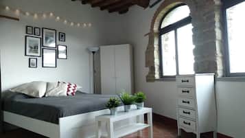 1 bedroom, bed sheets