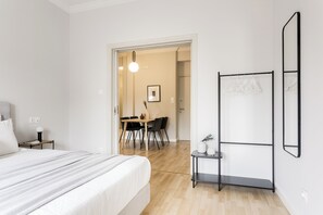 Apartment, 2 Schlafzimmer | 2 Schlafzimmer, Schreibtisch, laptopgeeigneter Arbeitsplatz