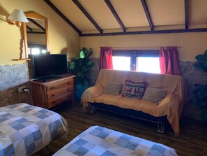 2 Schlafzimmer, Schreibtisch, Bügeleisen/Bügelbrett
