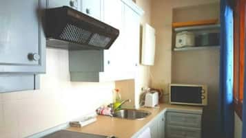 Refrigerador, microondas, parrilla de estufa y lavavajillas