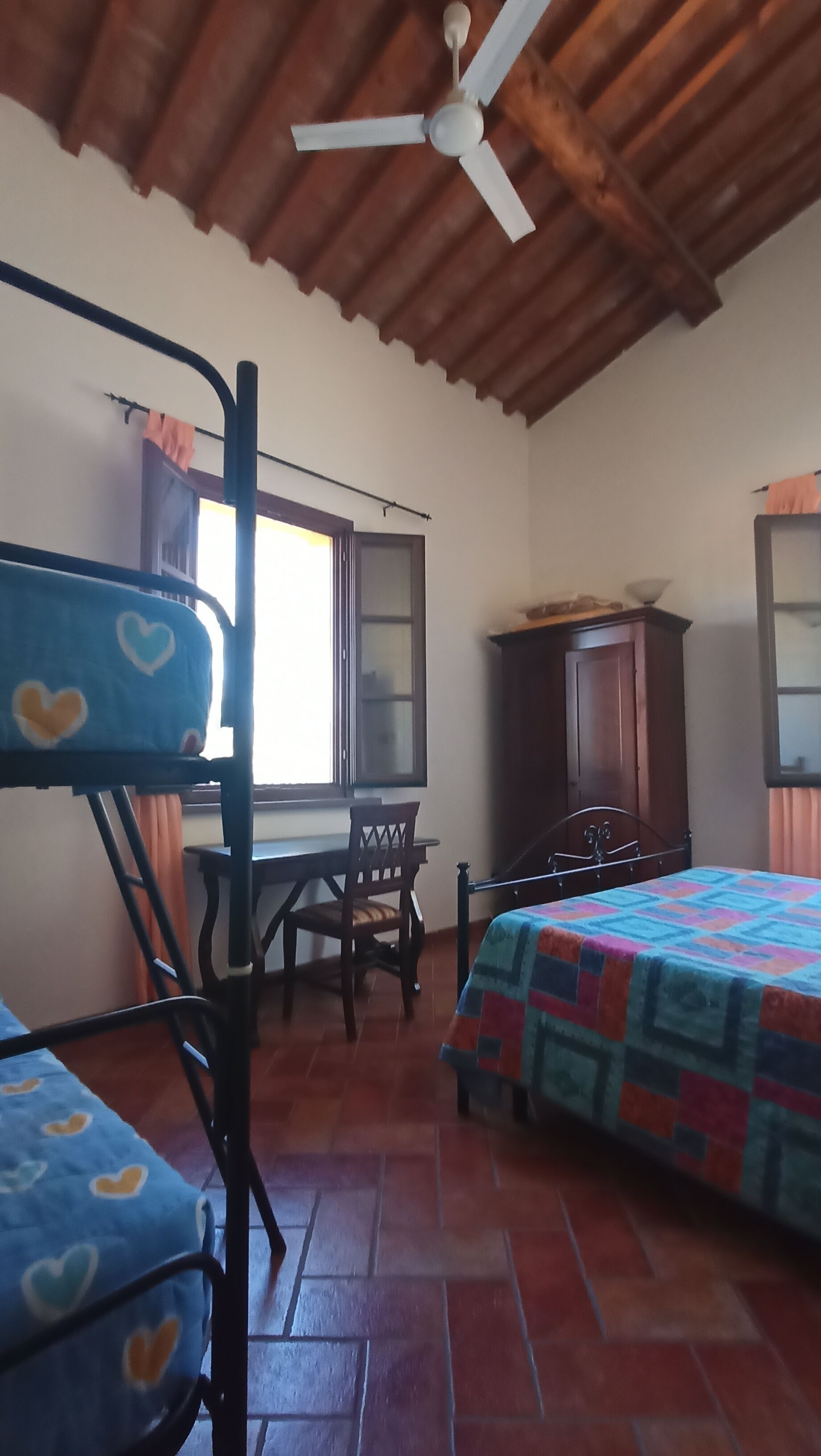 1 chambre, bureau, Wi-Fi gratuit, draps fournis