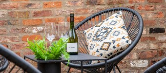 The Smithy - sleeps 2 guests  in 1 bedroom