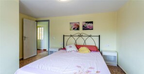 4 habitaciones, escritorio, tabla de planchar con plancha y wifi gratis