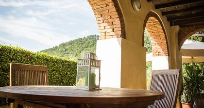 Bauernhaus aus dem '700, zwischen Weinbergen und Olivenhainen