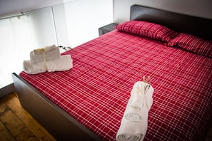 3 bedrooms, in-room safe, iron/ironing board, free WiFi