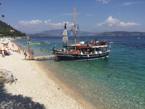 Una playa cerca, toallas de playa