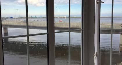 Comfy 1 Bed Cardiff Flat Bay avec de l'eau vues- WiFi, Millenium Stadium, Dr Who