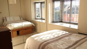 1 bedroom, desk, iron/ironing board, free WiFi