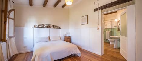 1 makuuhuone, silitysrauta/-lauta, Wi-Fi, vuodevaatteet