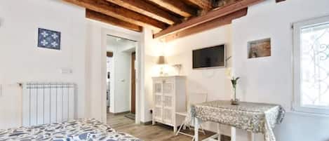 2 habitaciones, tabla de planchar con plancha y wifi gratis