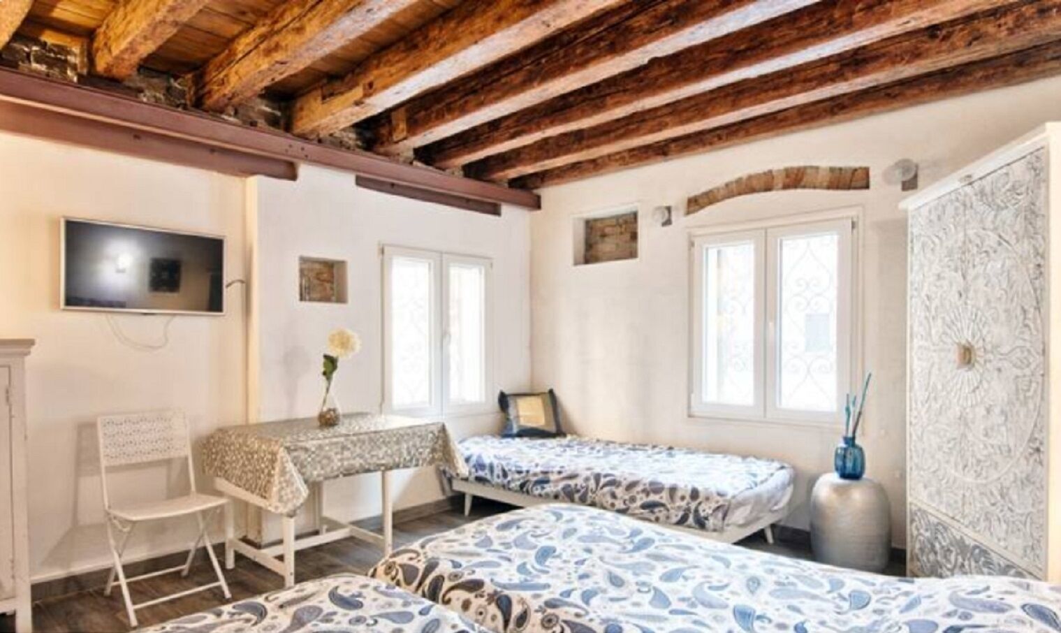 2 bedrooms, iron/ironing board, WiFi (free), bed sheets