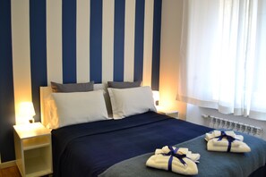 2 bedrooms, iron/ironing board, internet, bed sheets