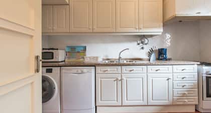 The ideal place near the Castle * 2BD APT CENTRAL *