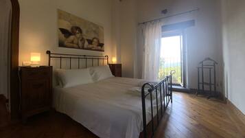 4 sovrum, strykjÀrn/strykbrÀda, gratis wi-fi och sÀngklÀder