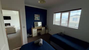 2 bedrooms, iron/ironing board, travel cot, free WiFi