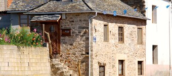 House in quiet village. Ideal couples, and friends, in Noceda del Bierzo León.