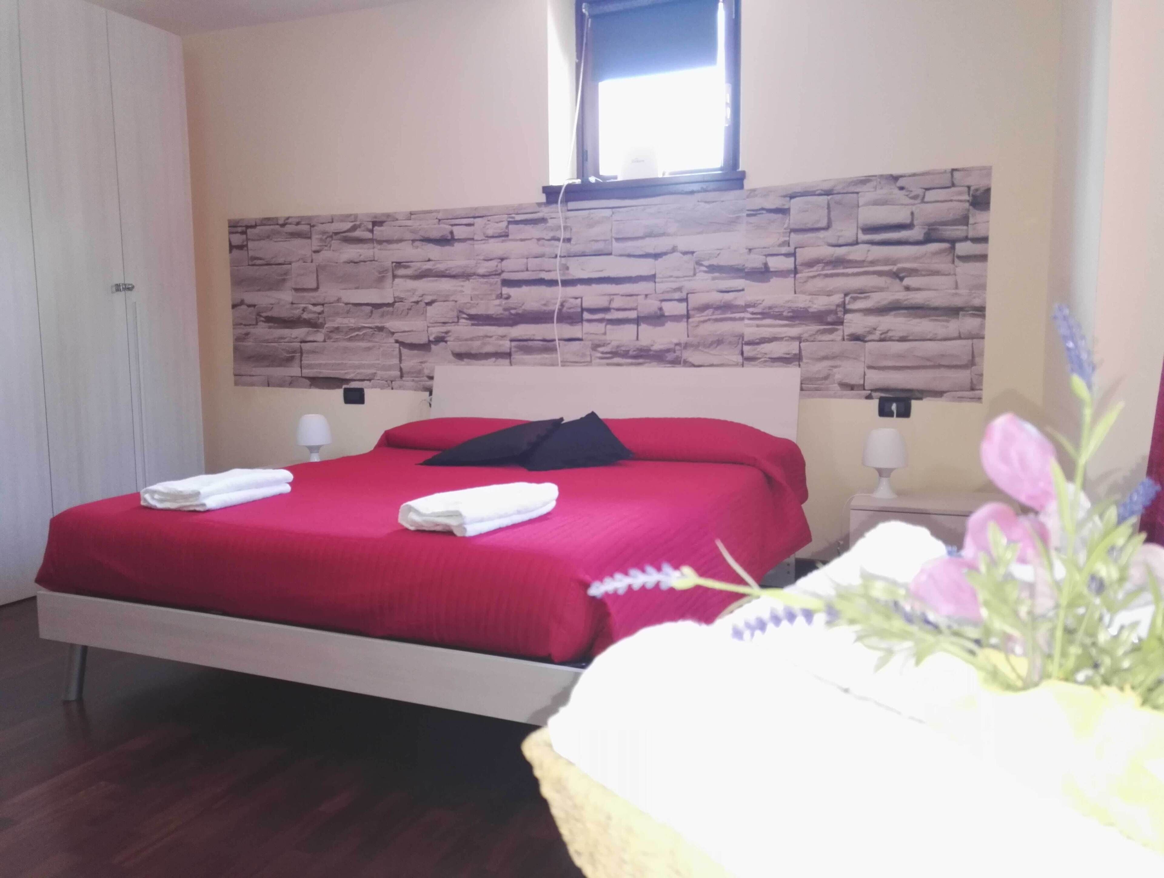 1 chambre, fer et planche à repasser, lit parapluie, Wi-Fi gratuit