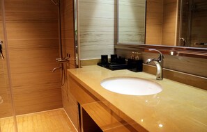 Bathroom sink - Chang Palace Vientiane (Vientiane)
