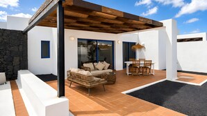 Unclassified image, 3 of 14, button - Villa Arai   (Playa Blanca)