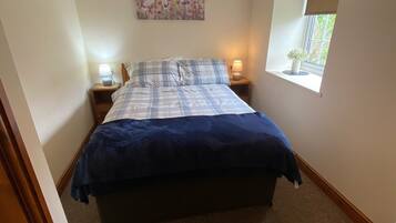 2 makuuhuonetta, silitysrauta/-lauta, vauvan matkasänky, ilmainen Wi-Fi