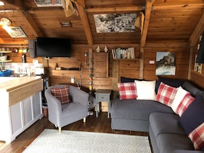 TV, DVD player, books, stereo