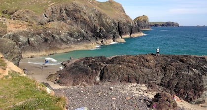 Enys Boathouse - a unique and quirky holiday let in the heart of rural Cornwall