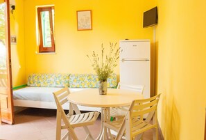 Dining - Gardenhouse on the largest beaches of Taormina apartment n. 1 for 4 people (Mazzeo, Taormina)