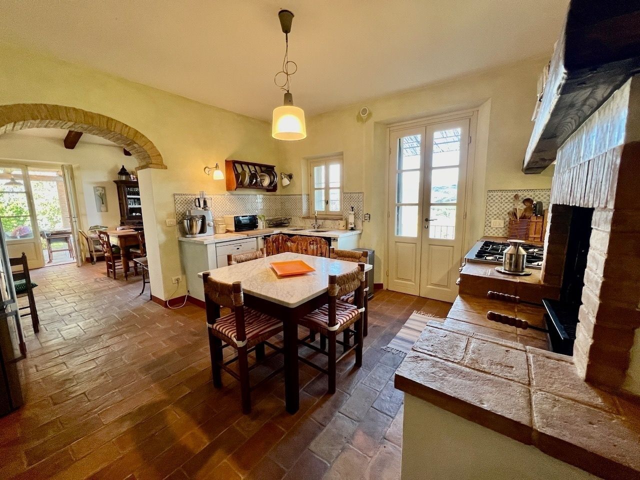 Réfrigérateur, four, plaque de cuisson, lave-vaisselle