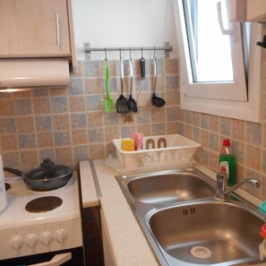 Frigorifero, microonde, forno, macchina per tè/caffè