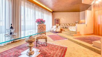 4 soveværelser, pengeskab på værelset, strygejern/strygebræt, Wi-Fi