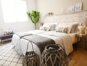 4 Schlafzimmer, Zimmersafe, Schreibtisch, Bügeleisen/Bügelbrett