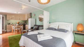 1 bedroom, in-room safe, blackout curtains, soundproofing