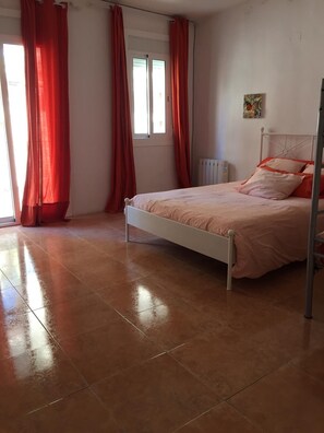 1 chambre, fer et planche Ă repasser, accĂšs au Wi-Fi (inclus)