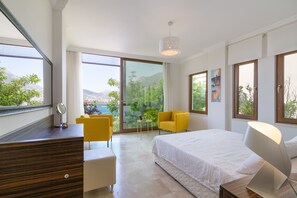 4 slaapkamers, een strijkplank/strijkijzer, gratis wifi, beddengoed