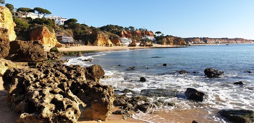 At 300 m from the beach, a 2 bedroom penthouse with an amazing terrace.  Center, cable tv