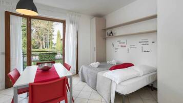 1 bedroom, iron/ironing board, WiFi