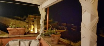 Attic room with terrace in the historic center.  Cir 19088009C211443