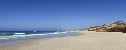 Wine lovers romantic rural  barn 7 km from Obidos complete with wine press!