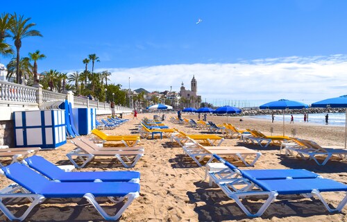 SITGES SEAFRONT - Wake up in front of the sea in the center of Sitges