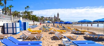 SITGES SEAFRONT - Wake up in front of the sea in the center of Sitges