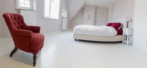 3 chambres, chambres insonorisées, fer et planche à repasser