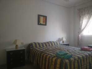 3 bedrooms, free WiFi, bed sheets, wheelchair access