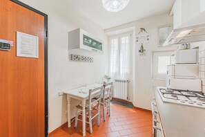 Fridge, microwave, oven, stovetop - Centrally located apartment, all attractions within walking distance (Firenze)