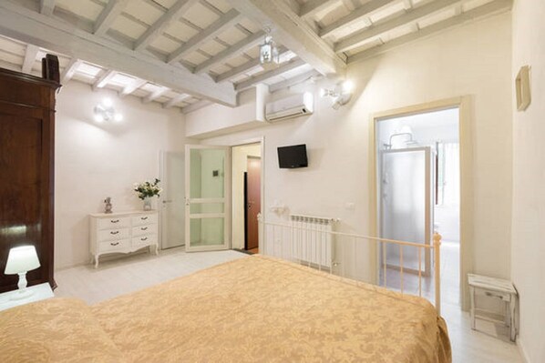 1 غرفة نوم ومكواة/لوح كي وواي فاي مجانًا وملاءات أسرّة