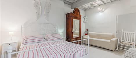 1 chambre, fer et planche à repasser, accès au Wi-Fi (inclus)