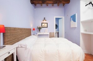 1 bedroom, desk, iron/ironing board, free WiFi