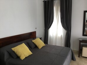 3 bedrooms, in-room safe, iron/ironing board, WiFi