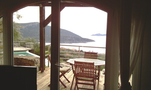 Melolia A2 Ferienhaus mit Pool und einen herrlichen Ausblick