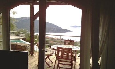Melolia A2 holiday home with pool and fabulous views
